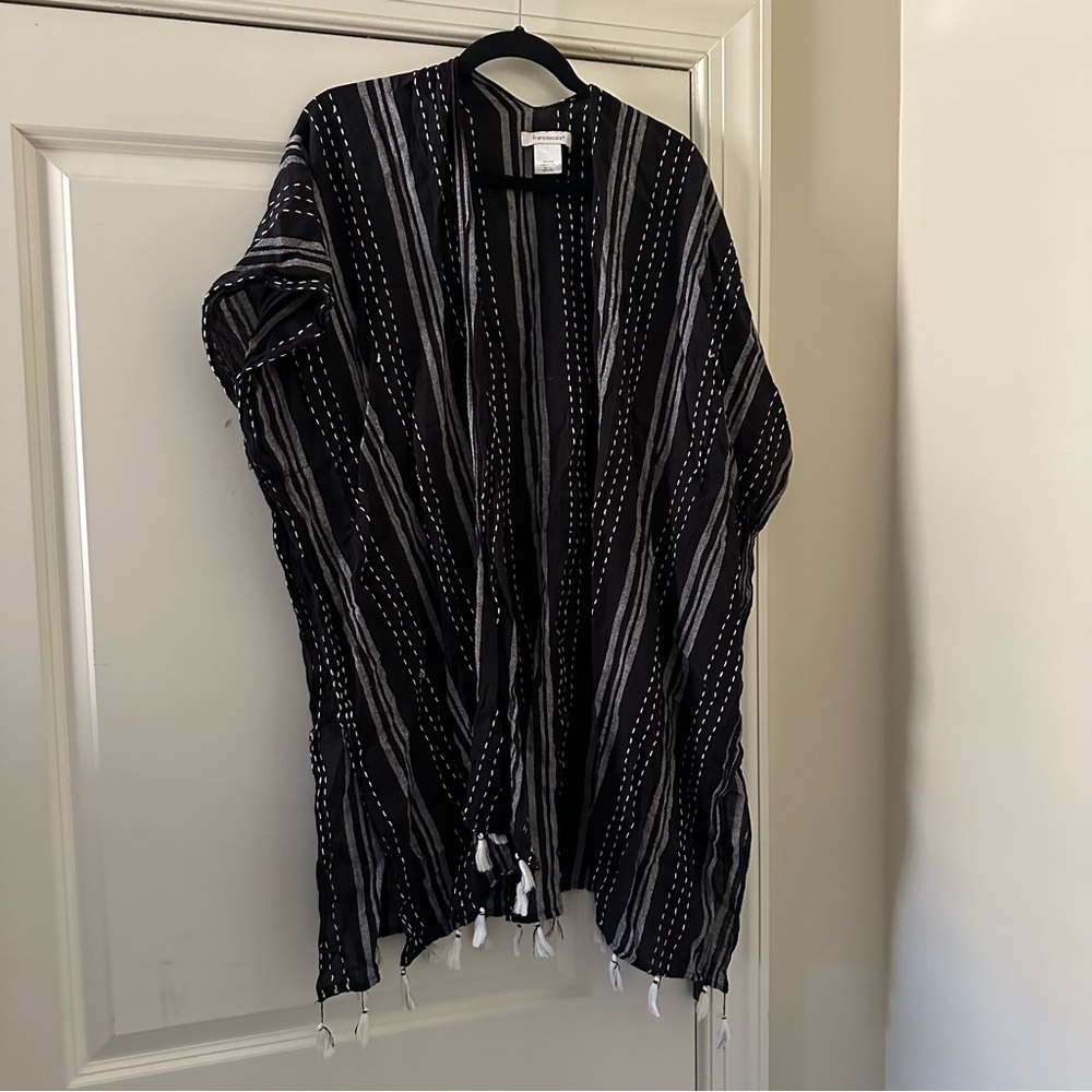 Franscescas Women’s black/white striped kimono cardigan Tasseled Beach Coverup